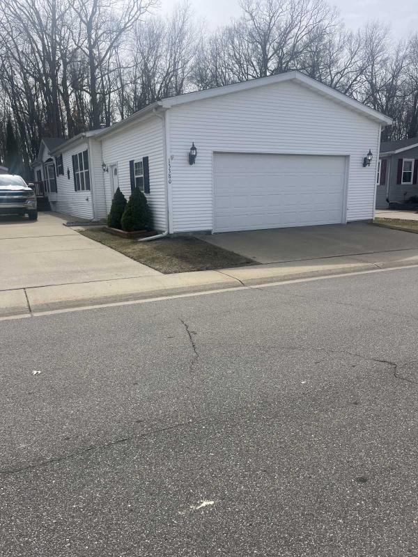 2001  Mobile Home For Sale