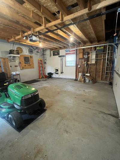 Photo 4 of 15 of home located at 13380 Denver Dr. Hartland, MI 48353