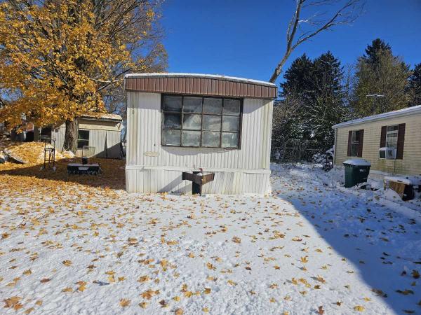 1975  Mobile Home For Sale