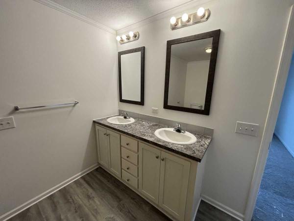 2021 Champion RA2864 243 Manufactured Home