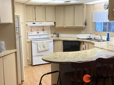 Photo 5 of 38 of home located at 6898 Easy Street Unit A Ocala, FL 34472