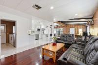 1980 Golden West Manufactured Home