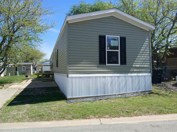 Photo 1 of 2 of home located at 305 W Elms Road #33E Killeen, TX 76542