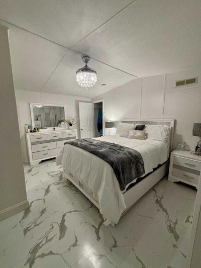 Photo 4 of 8 of home located at 1266 Creek Ave Orlando, FL 32825