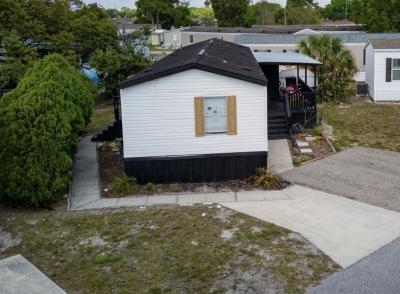 Photo 2 of 8 of home located at 1266 Creek Ave Orlando, FL 32825