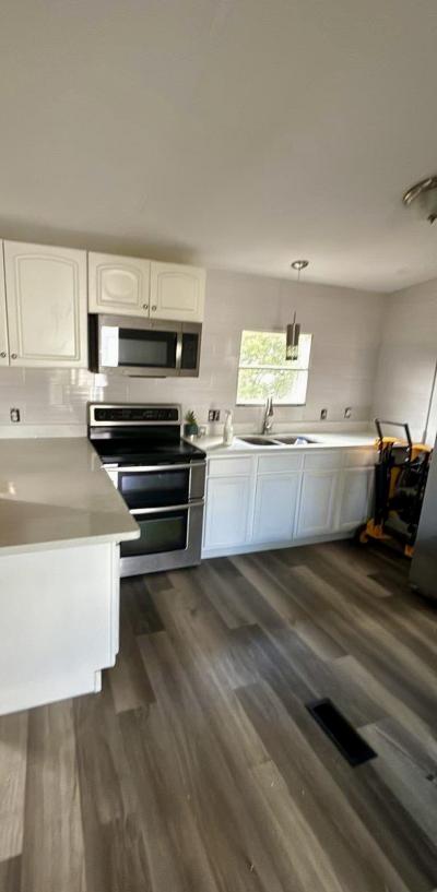 Photo 3 of 8 of home located at 1266 Creek Ave Orlando, FL 32825