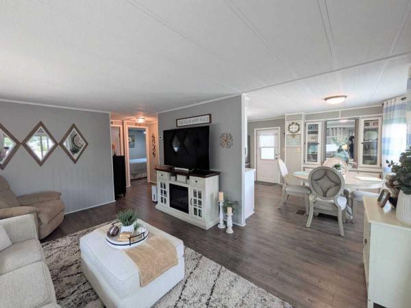 Photo 1 of 2 of home located at 15666 49th St. N. Lot 1020 Clearwater, FL 33762