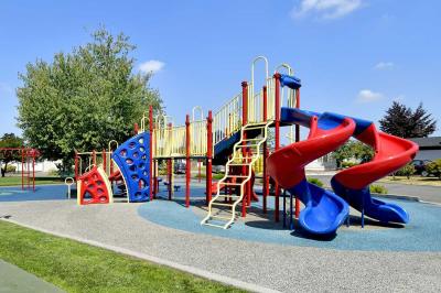 Photo 4 of 22 of home located at 336 SW Plymouth Way, Lot 108 Beaverton, OR 97006