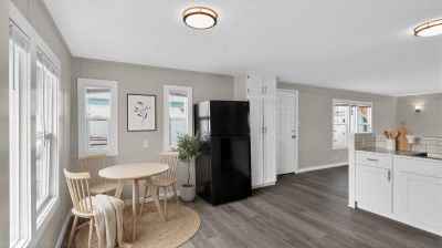 Photo 4 of 33 of home located at 950 Airport Rd #85 Albany, OR 97322