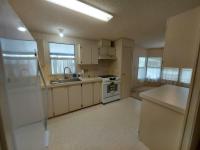 1989 Homes of Merit LW240 Manufactured Home