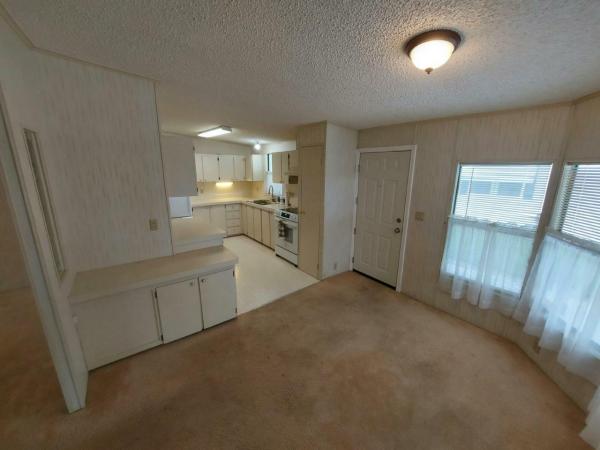 1989 Homes of Merit LW240 Manufactured Home