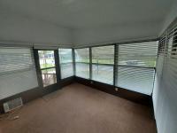 1989 Homes of Merit LW240 Manufactured Home