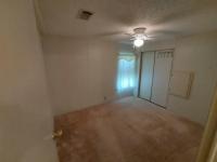 1989 Homes of Merit LW240 Manufactured Home