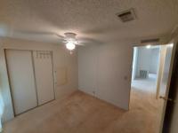 1989 Homes of Merit LW240 Manufactured Home