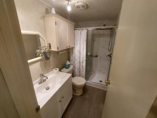 1989 Homes of Merit LW240 Manufactured Home