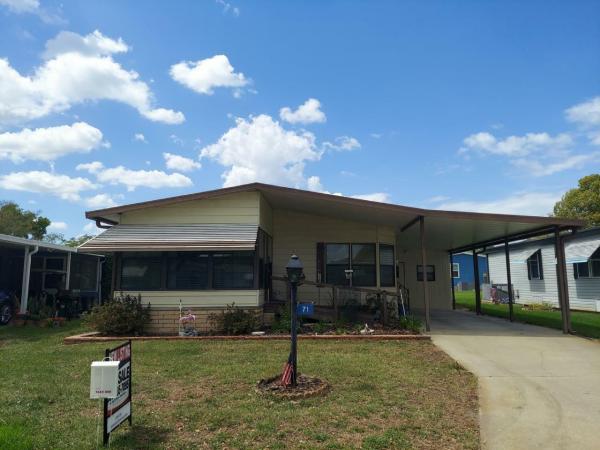 1989 Homes of Merit LW240 Manufactured Home