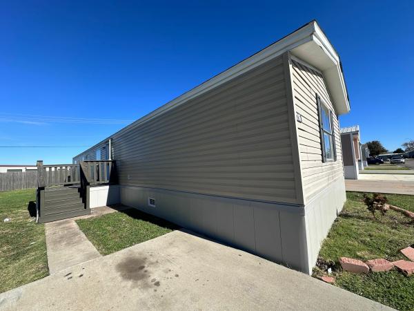 Photo 1 of 2 of home located at 800 Lexington Lot #216 Norman, OK 73069