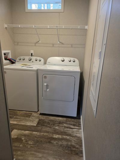 Photo 4 of 5 of home located at 117 Sparrow Drive Augusta, ME 04330