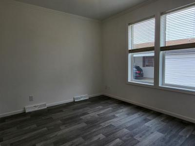 Photo 4 of 21 of home located at 221 Little Peninsula Elgin, IL 60123