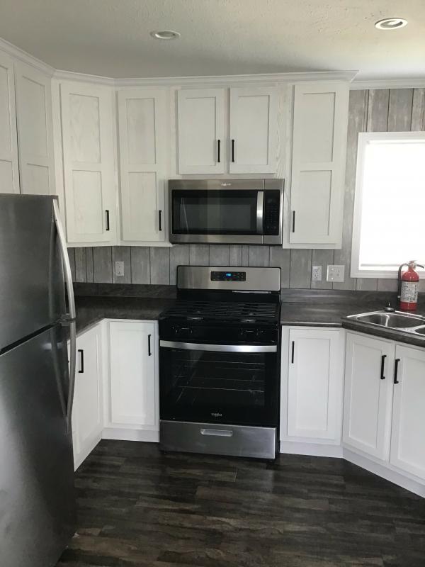 2023 Champion RA1664202 Mobile Home