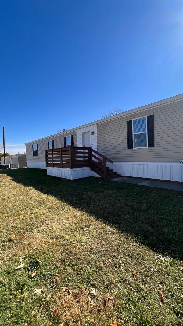 Photo 1 of 2 of home located at 446 Erin Drive Marion, IA 52302