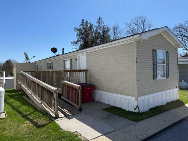 2011 Commodore Manufactured Home