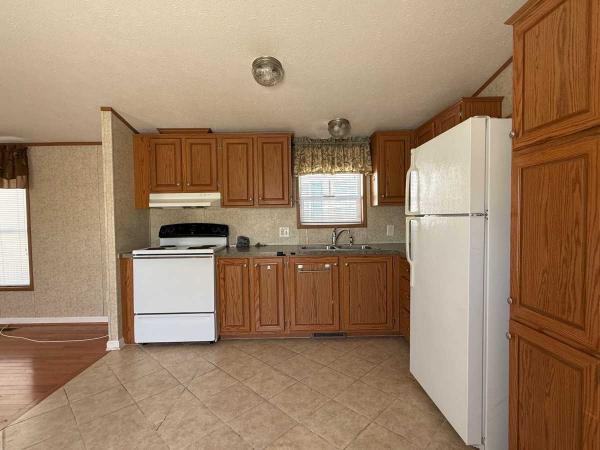2011 Commodore Manufactured Home