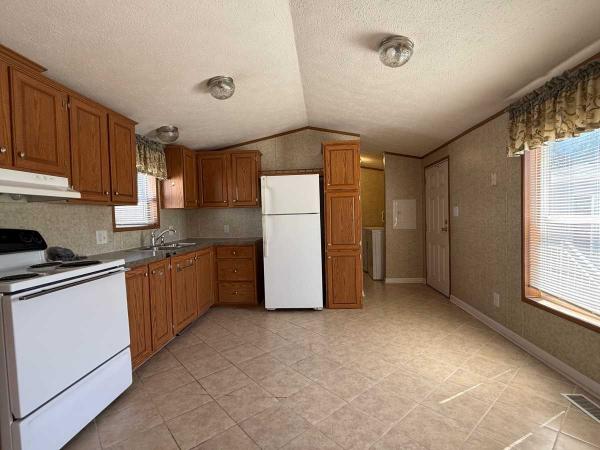 2011 Commodore Manufactured Home