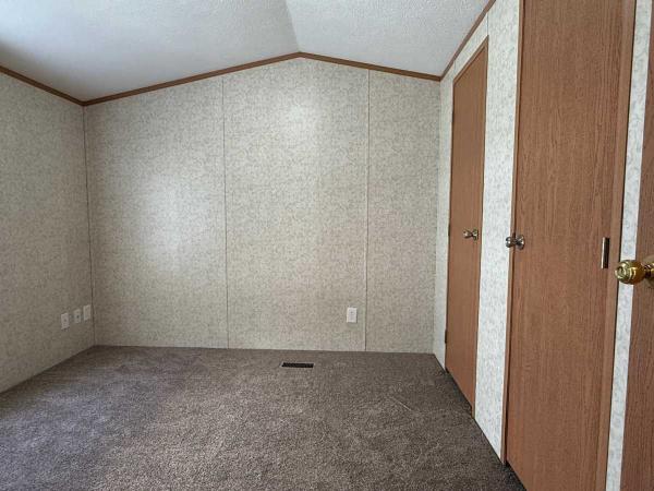 2011 Commodore Manufactured Home