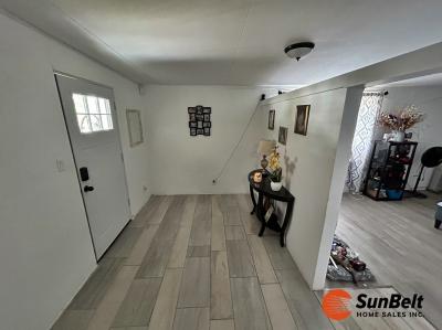 Photo 4 of 38 of home located at 7865 W Hwy 40,Lot 81 Ocala, FL 34482