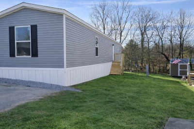 Mobile Home at 114 Bradford Dr Lot 33 Crossville, TN 38555