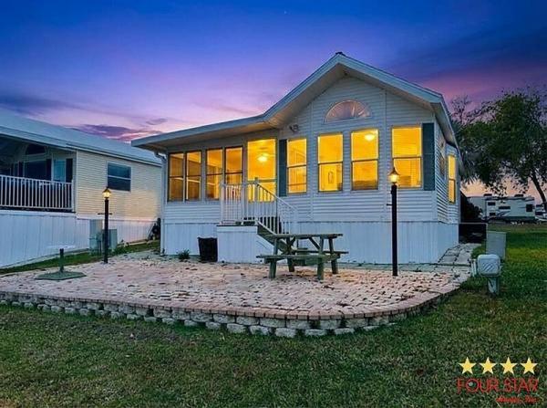 Photo 1 of 2 of home located at 20005 Us Highway 27 Clermont, FL 34715