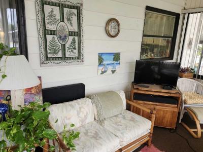 Photo 5 of 13 of home located at 1525 Gulf Coast Drive Naples, FL 34110