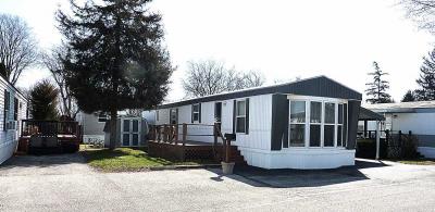 Mobile Home at 32579 N Center Lane Grayslake, IL 60030