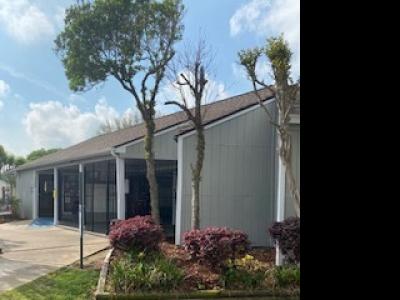Photo 3 of 6 of home located at 3502 Darlinghurst Drive Houston, TX 77045