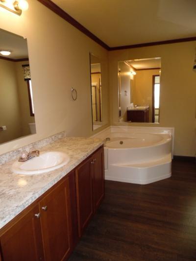 Photo 5 of 6 of home located at 29433 Wedgewood Flat Rock, MI 48134