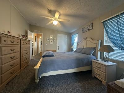 Photo 4 of 16 of home located at 1612 Poppy Circle Lakeland, FL 33803