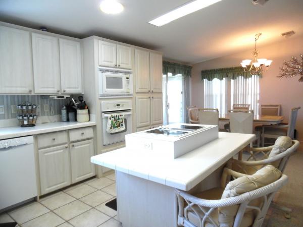 2004 Homes of Merit T174204 Mobile Home