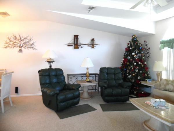 2004 Homes of Merit T174204 Mobile Home