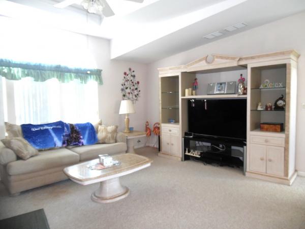 2004 Homes of Merit T174204 Mobile Home