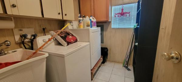 1984 TWIN Mobile Home