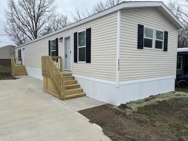 Photo 1 of 2 of home located at 2412 W. Skye View Dr. Findlay, OH 45840