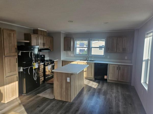 Photo 1 of 2 of home located at 2404 W. Dundee Dr. Findlay, OH 45840