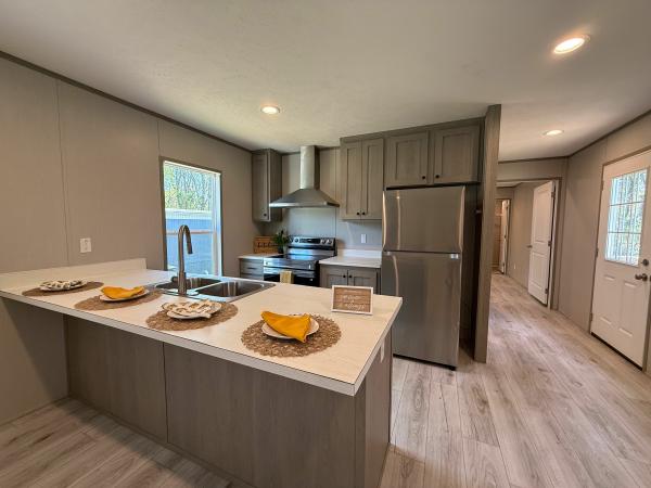 Photo 1 of 2 of home located at 7204 Larkspur Ln Lot #183 Powell, TN 37849