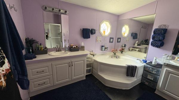 2004 Homes of Merit 8D610581NB Mobile Home