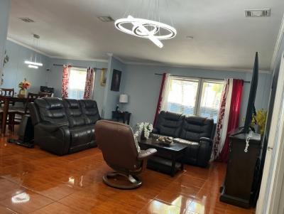 Photo 2 of 6 of home located at 34563 SW 188th Way Homestead, FL 33034