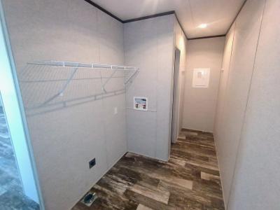 Photo 4 of 5 of home located at 1068 South Park Drive Brookfield, OH 44403