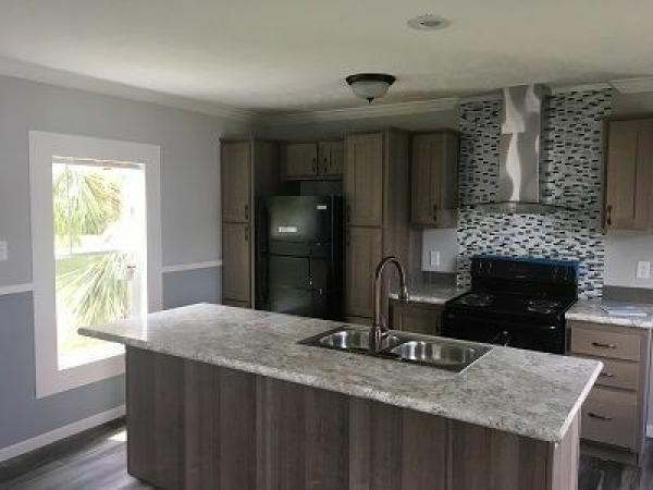 Photo 1 of 2 of home located at 9115 Oviedo Rd Lot 118 Jacksonville, FL 32221