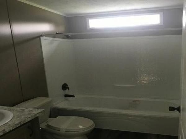 2017 Clayton Homes Inc Yes Mobile Home