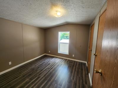 Photo 5 of 7 of home located at 2405 Aberdeen Dr. Findlay, OH 45840